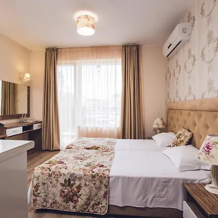 Хотел авеню делукс 4*