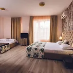 ホテル Avenue Deluxe 4*