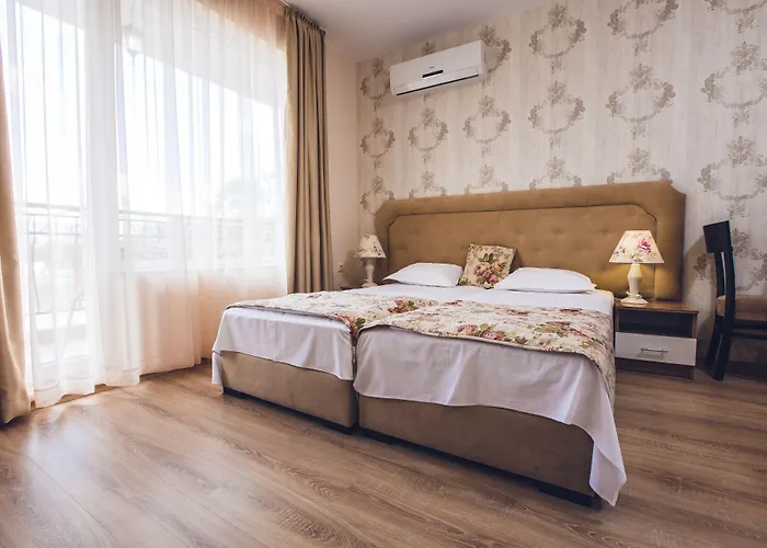 Otel Avenue Deluxe 4*