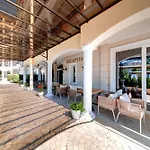 Avenue Deluxe فندق 4*