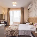 فندق Avenue Deluxe 4*