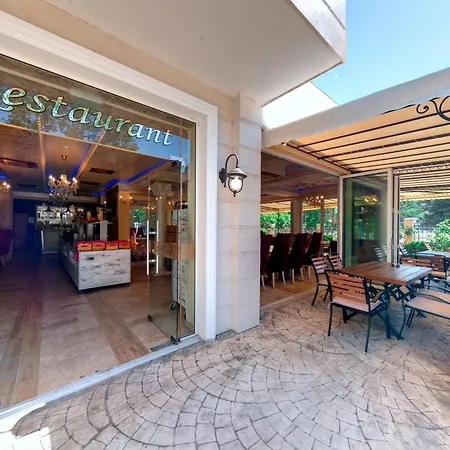 فندق Avenue Deluxe 4*