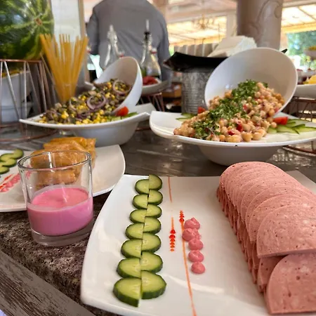 Avenue Deluxe Hotel 4*