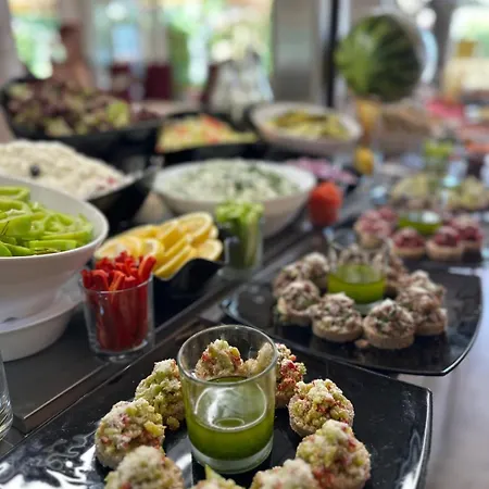 Hotel Avenue Deluxe 4*