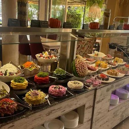 Avenue Deluxe Hotel 4*