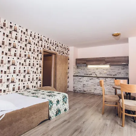 Avenue Deluxe Slantchev Briag