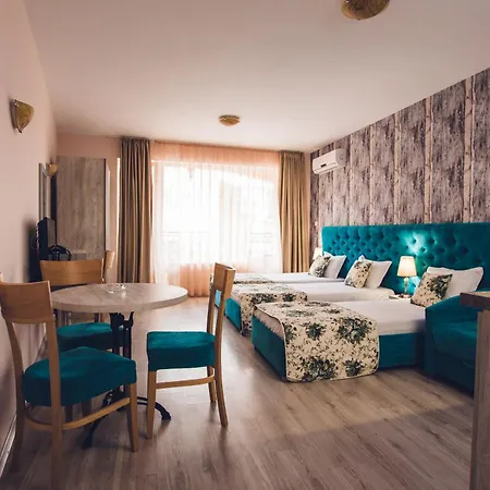 Avenue Deluxe