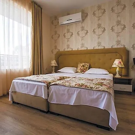 Avenue Deluxe מלון סאני ביץ'