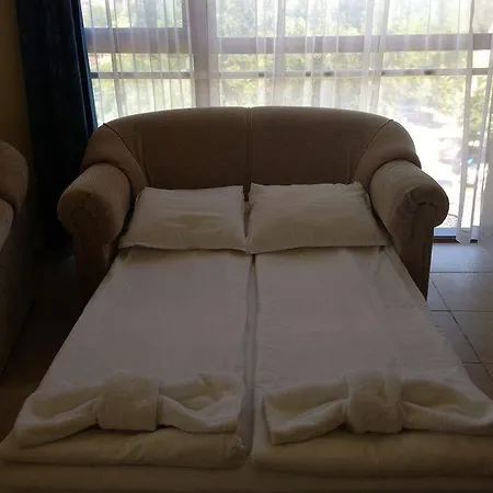 Avenue Deluxe מלון