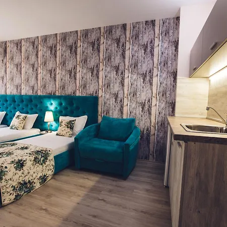 Avenue Deluxe 4* סאני ביץ'