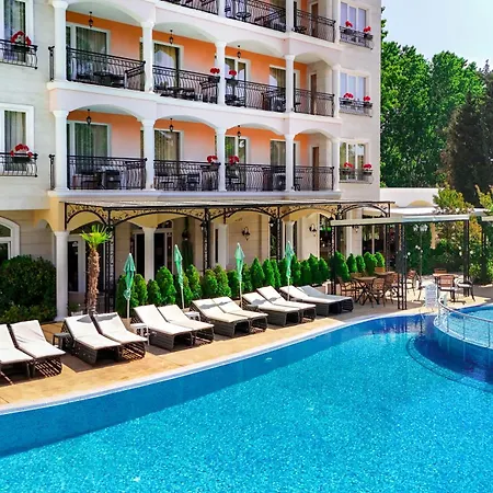 Avenue Deluxe מלון 4*